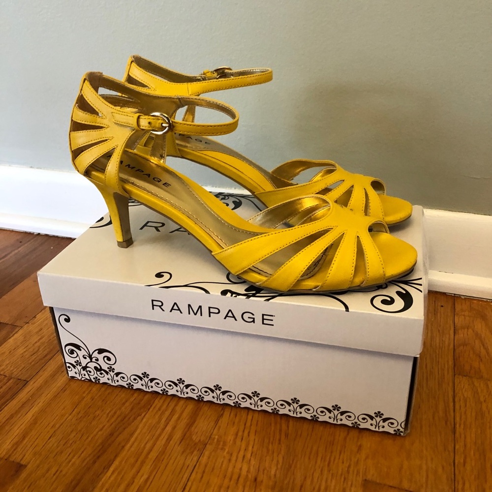 Yellow summer heels - size 10